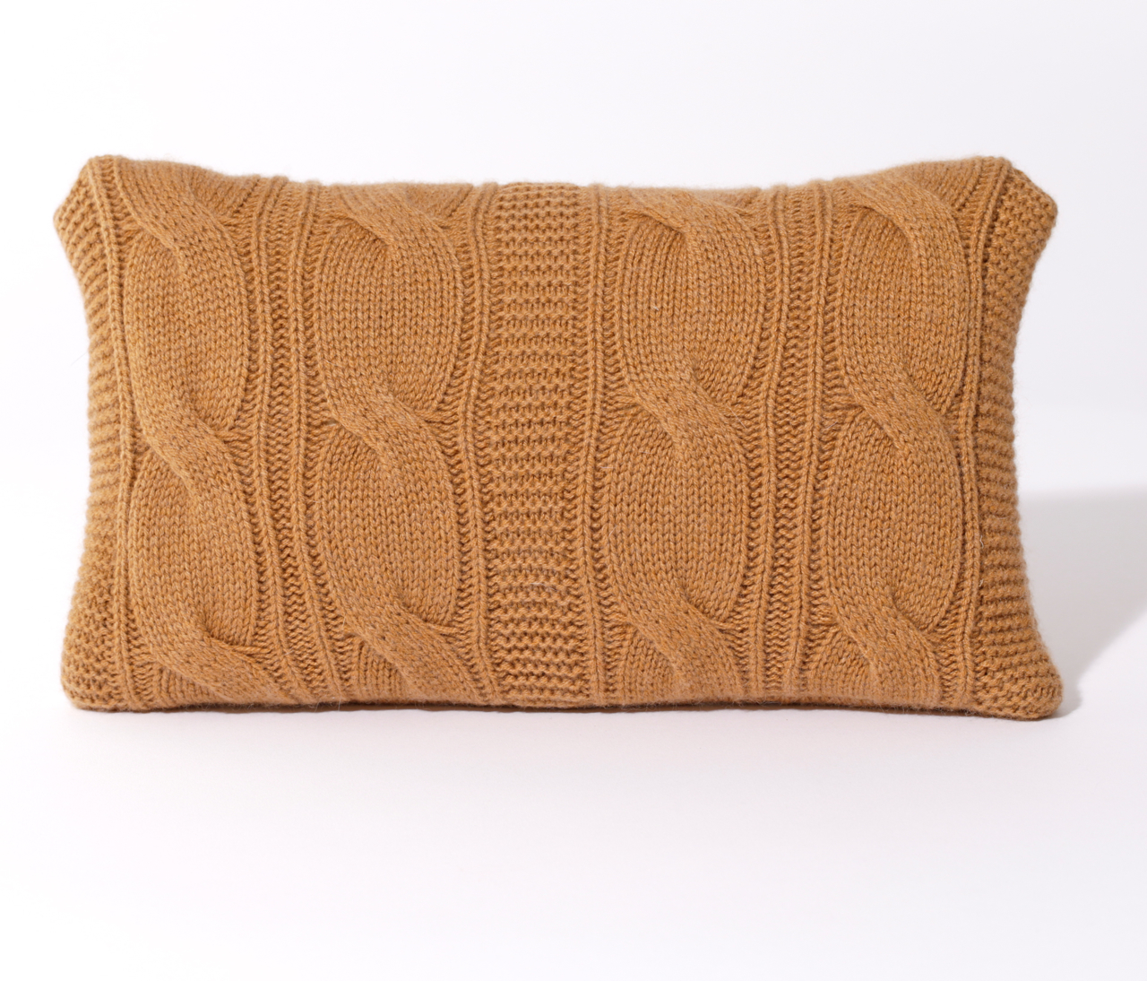 nackenkissen_camel_katrin_leuze Katrin Leuze CASHMERE NECK CUSHION Nackenkissen, 100% Kaschmir (Camel)