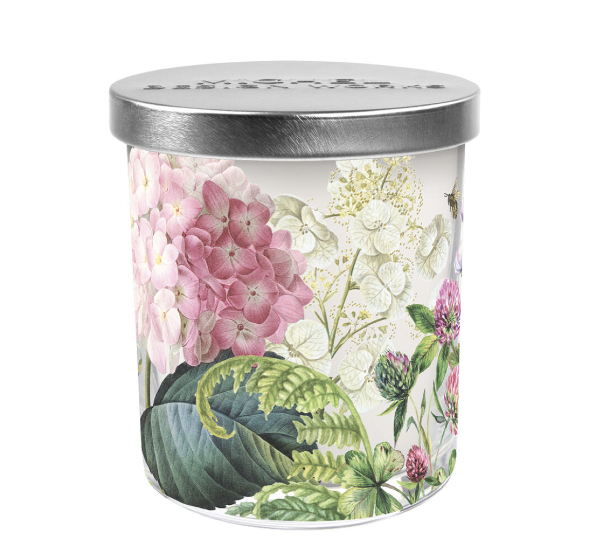 Michel Design Works WILD HYDRANGEA SCENTED CANDLE IN A JAR Duftkerze im Glas mit Deckel 100% Sojawachs