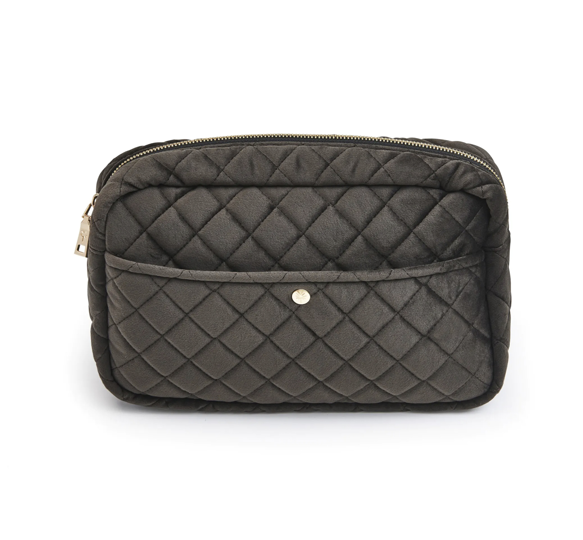Kulturbeutel_L_Quilted_Velvet_Mokka_Fan_Palm Fan Palm QUILTED VELVET BEAUTY BAG LARGE MOKKA Samt-Kulturbeutel