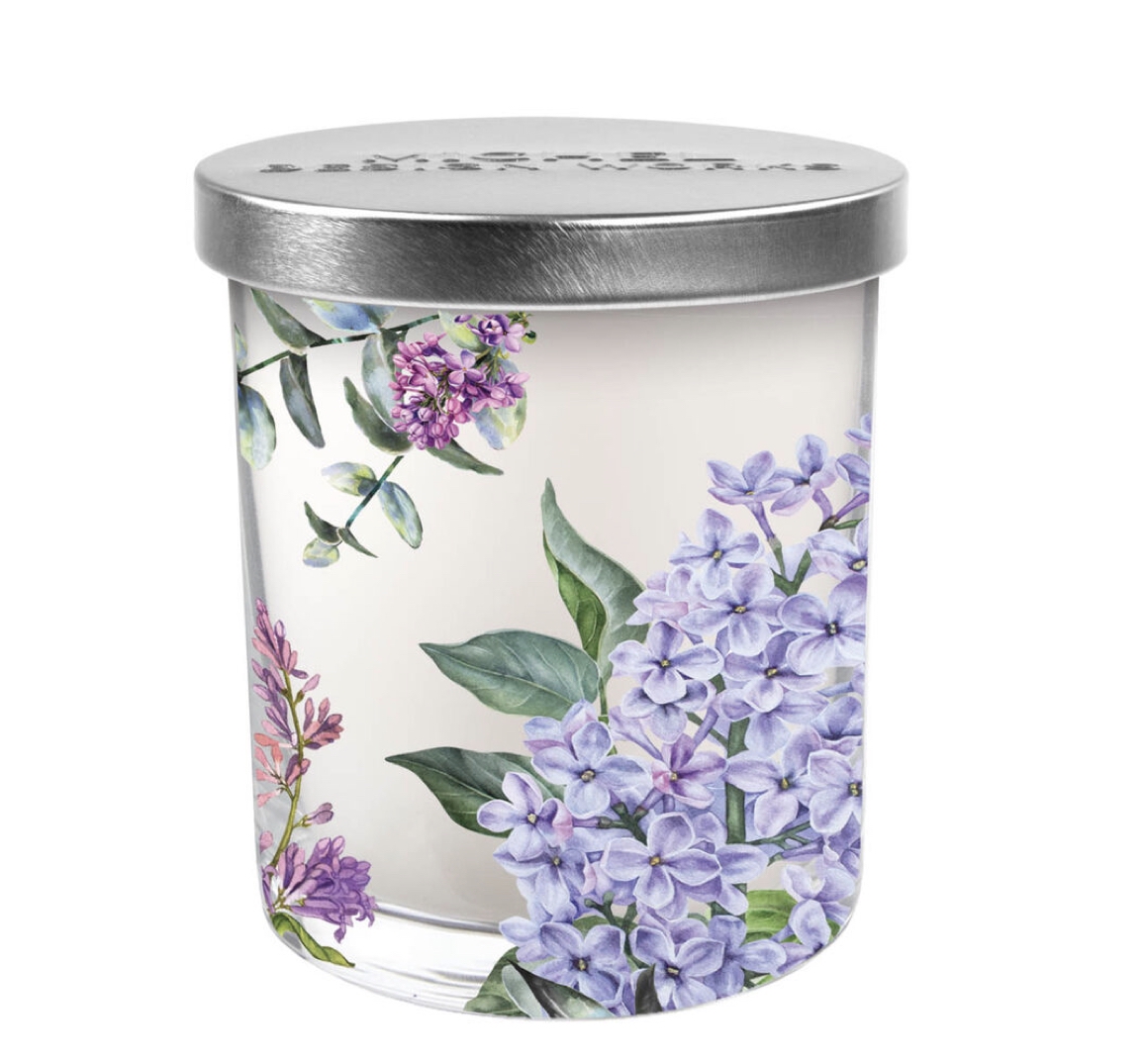 CANJ441_French_Lilacs_Duftkerze_Michel_Design_Works Michel Design Works FRENCH LILACS SCENTED CANDLE IN A JAR Duftkerze im Glas mit Deckel