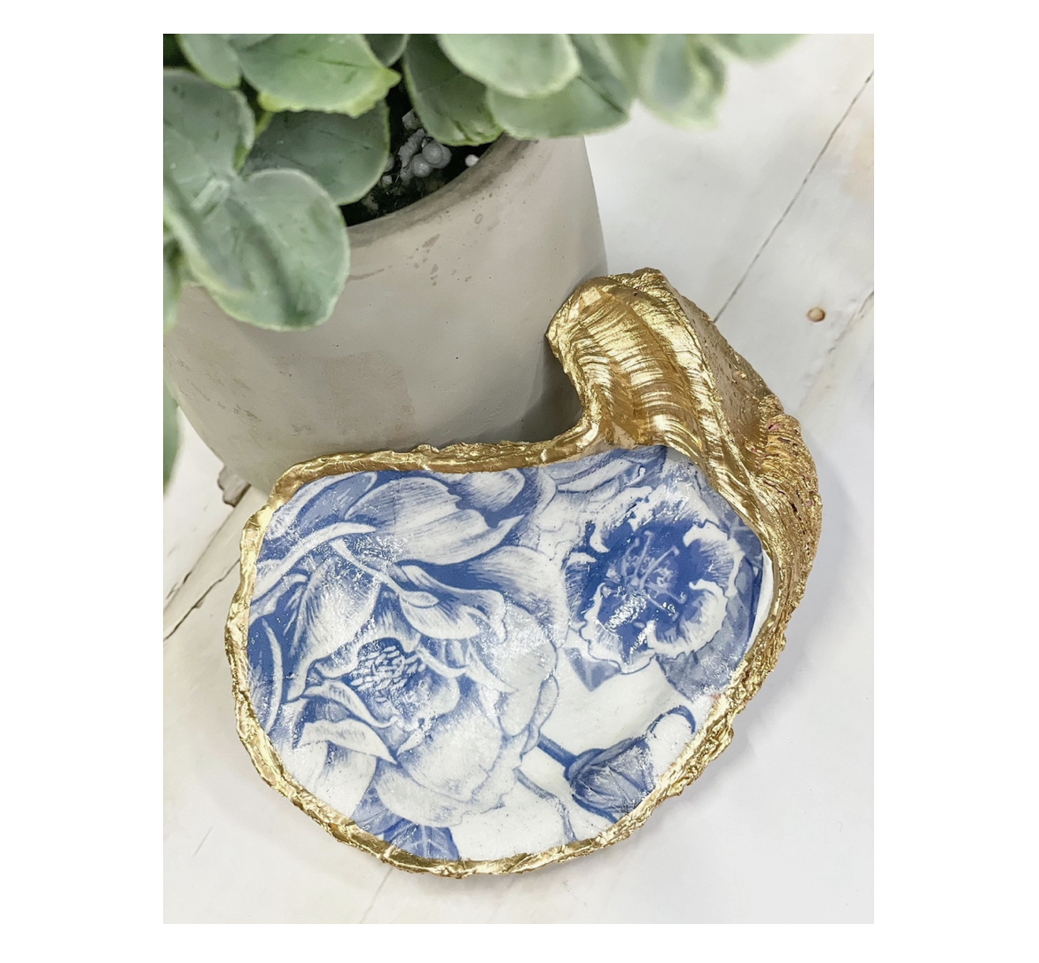 Vintage_Blue_Flowers_Oyster_Alison_Brooke Alison Brooke Designs VINTAGE BLUE FLOWERS OYSTER TRINKET DISH Austern-Schmuckschale